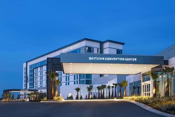 Exterior view - Hyatt Regency Hotel Baytown - I-10, Exit 787