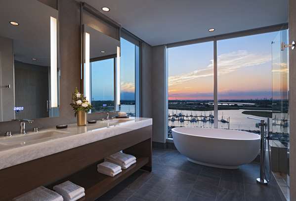  - Hyatt Regency Hotel Baytown - I-10, Exit 787