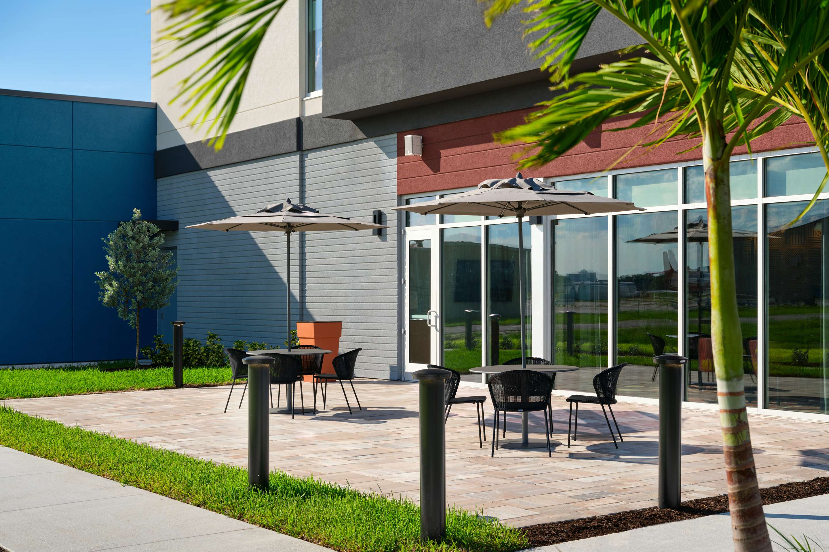 Patio Terrace | Hyatt Place Melbourne Airport