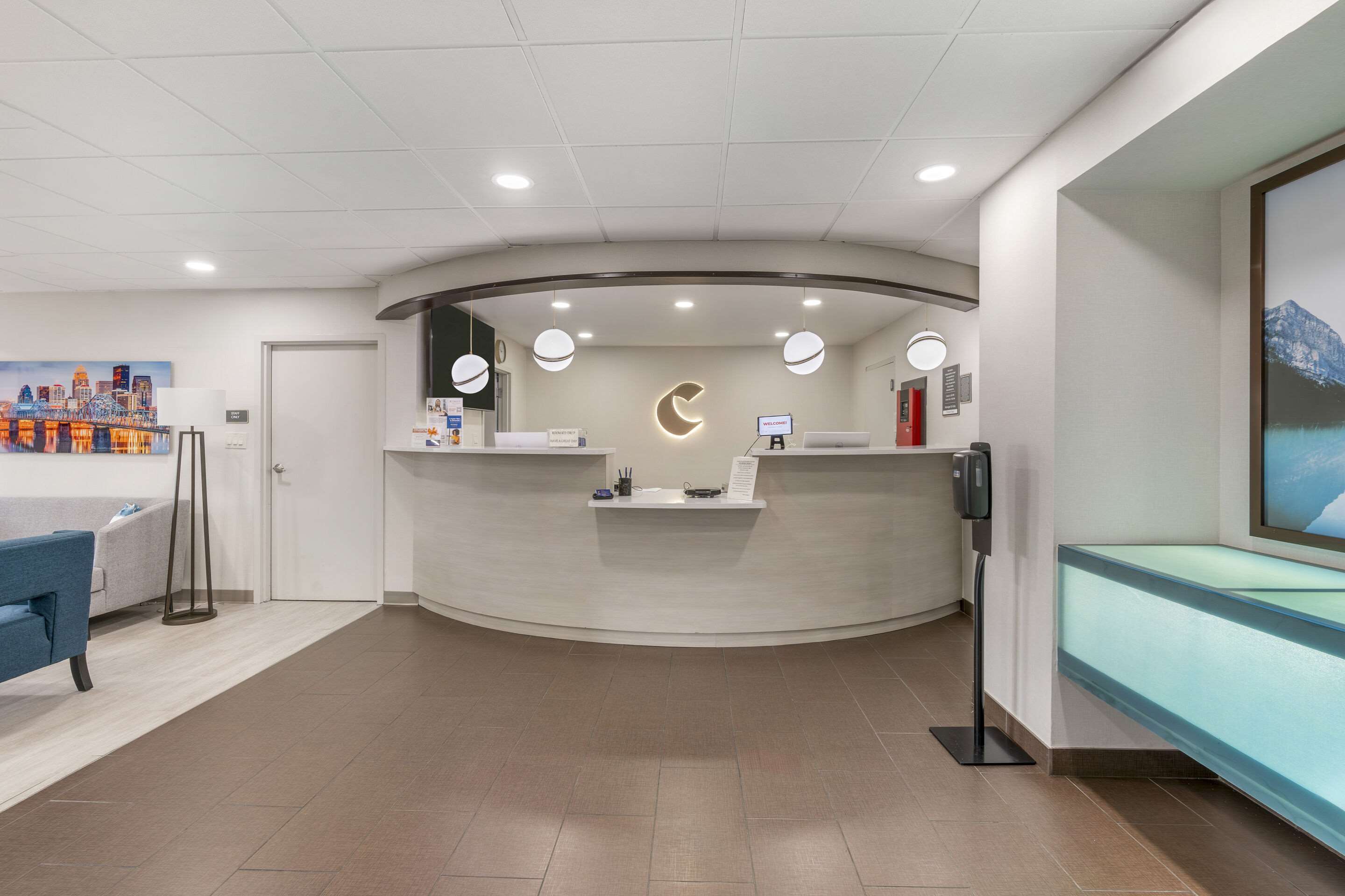 Front desk | Comfort Inn & Suites Louisville Airport Fair & Expo