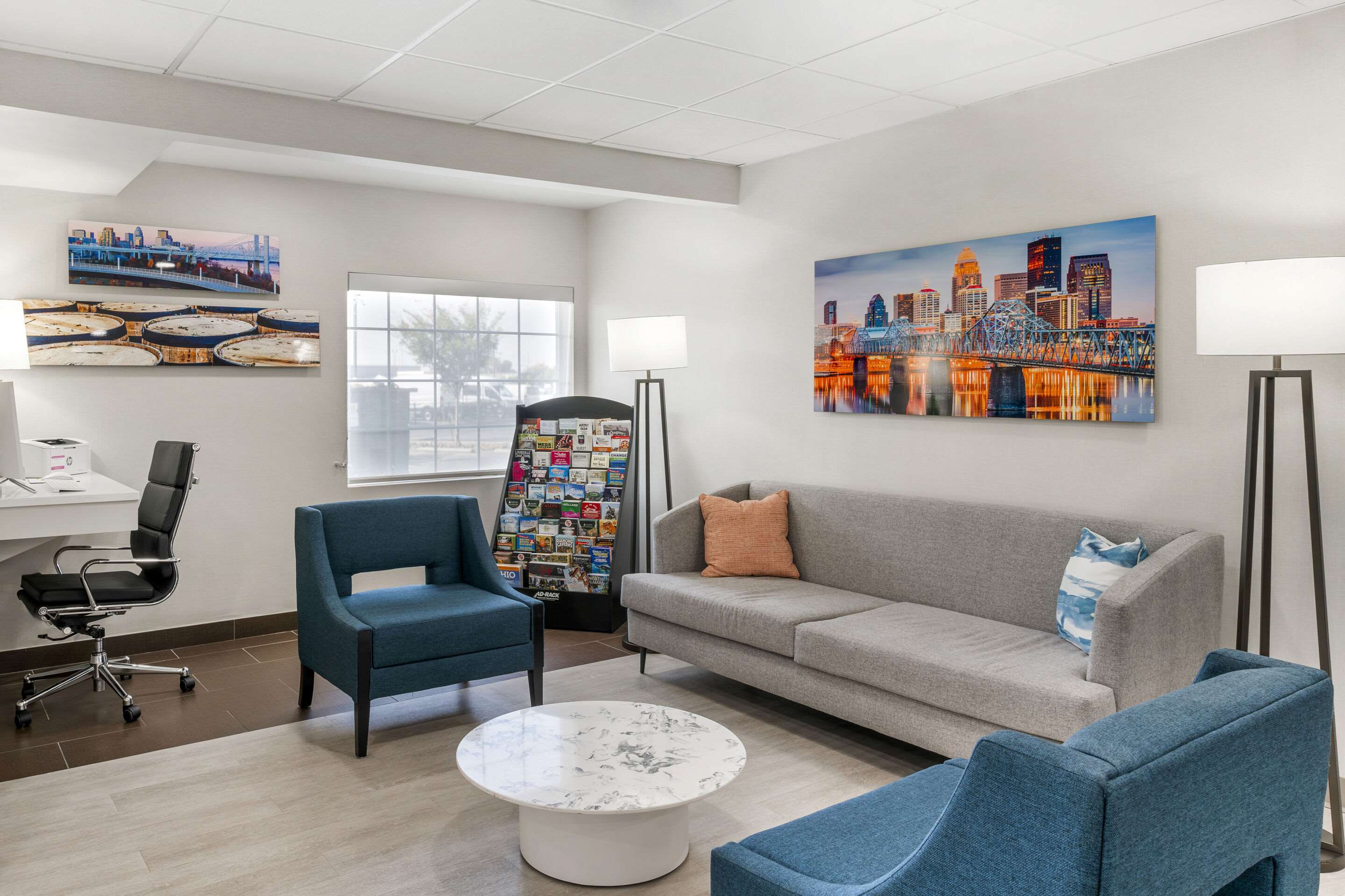 Hotel lobby | Comfort Inn & Suites Louisville Airport Fair & Expo