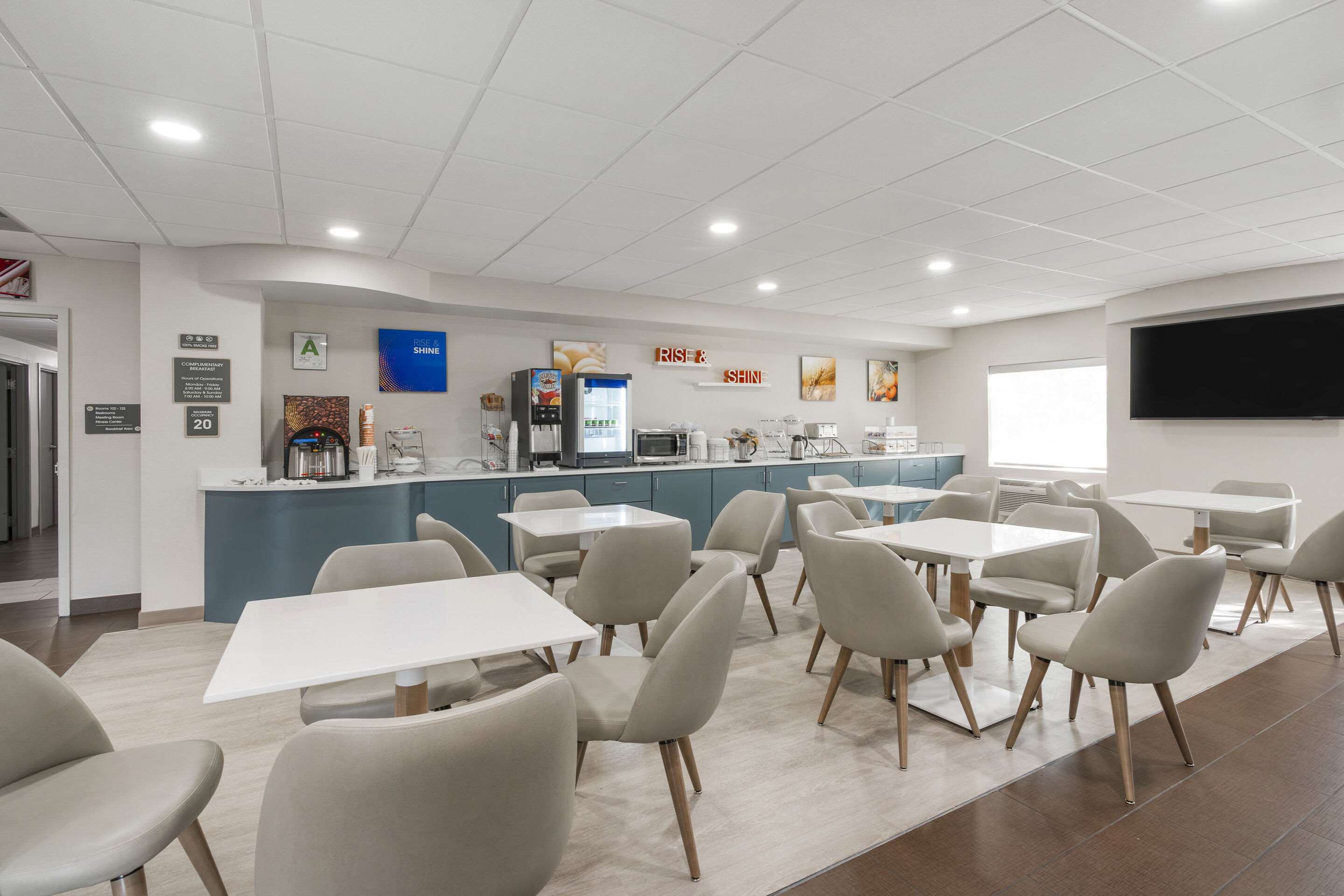 Breakfast area | Comfort Inn & Suites Louisville Airport Fair & Expo
