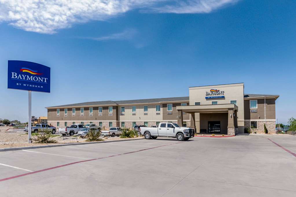 Baymont by Wyndham Carlsbad