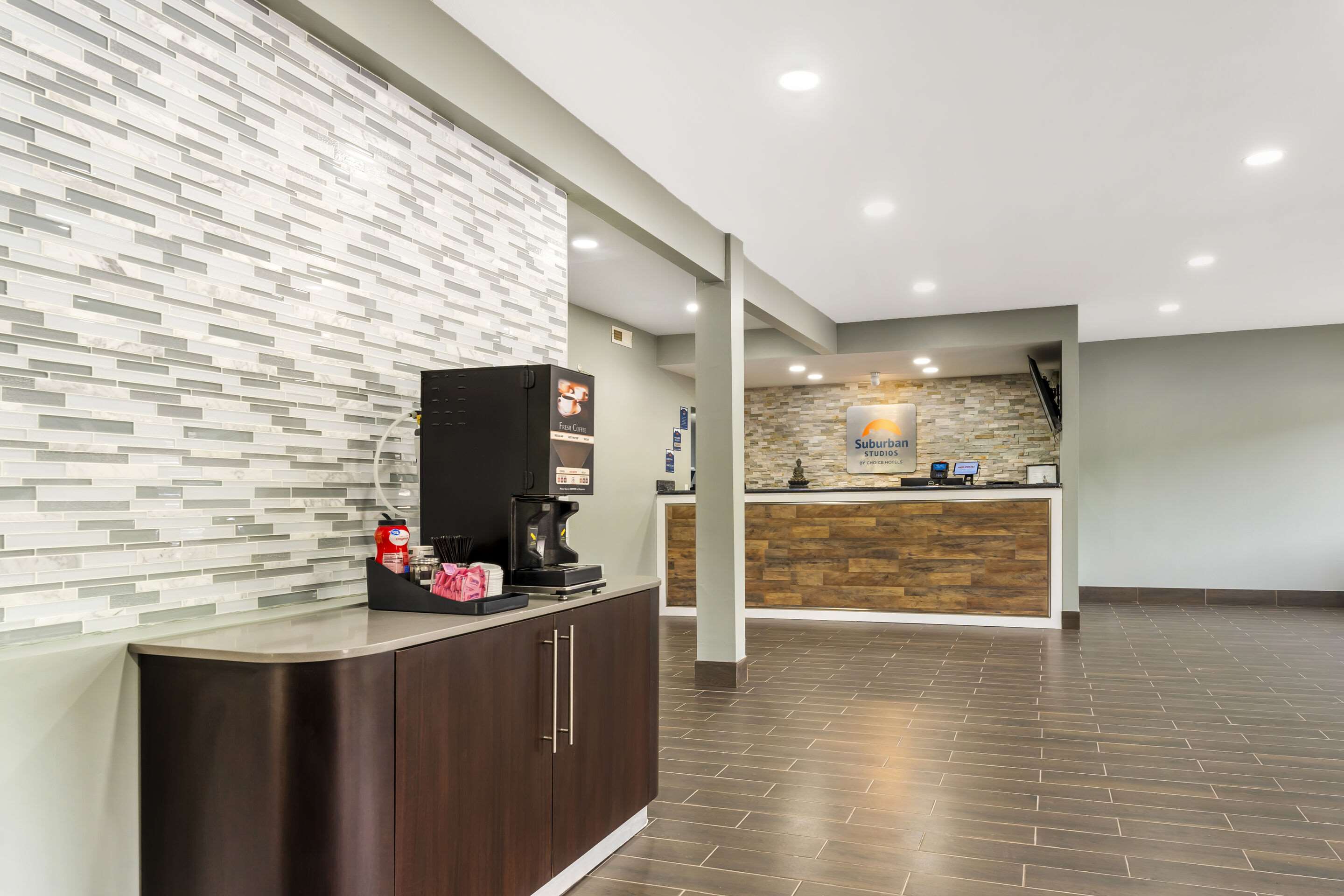 Hotel lobby | Suburban Studios LaVale-Cumberland