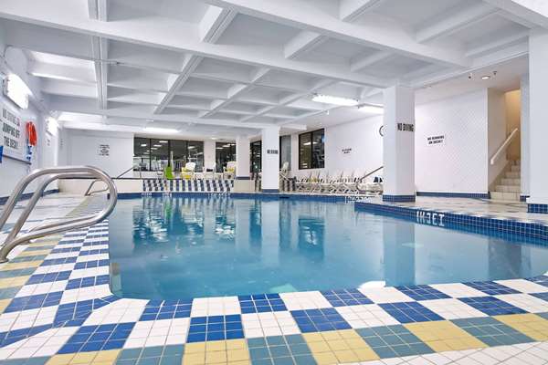 Pool - Wyndham Edmonton Hotel & Conference Centre