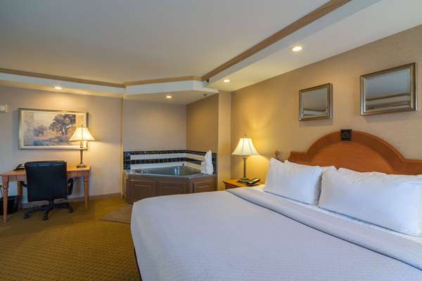 1 King Bed, Suite, Non-Smoking