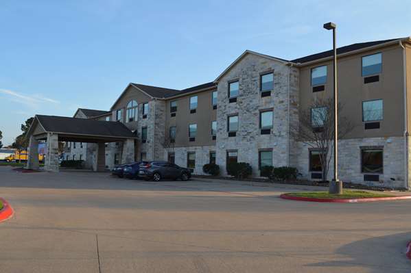 Exterior view - Wingate by Wyndham College Station