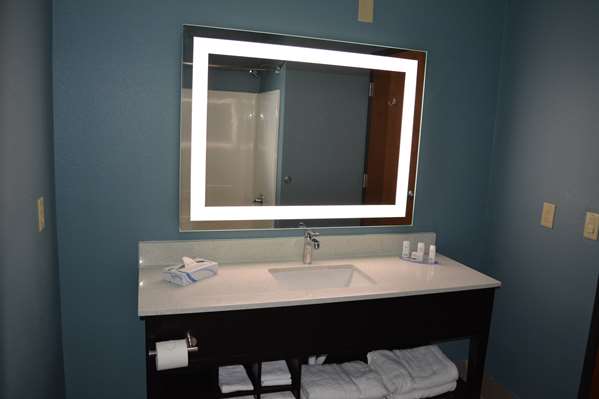  - Wingate by Wyndham College Station