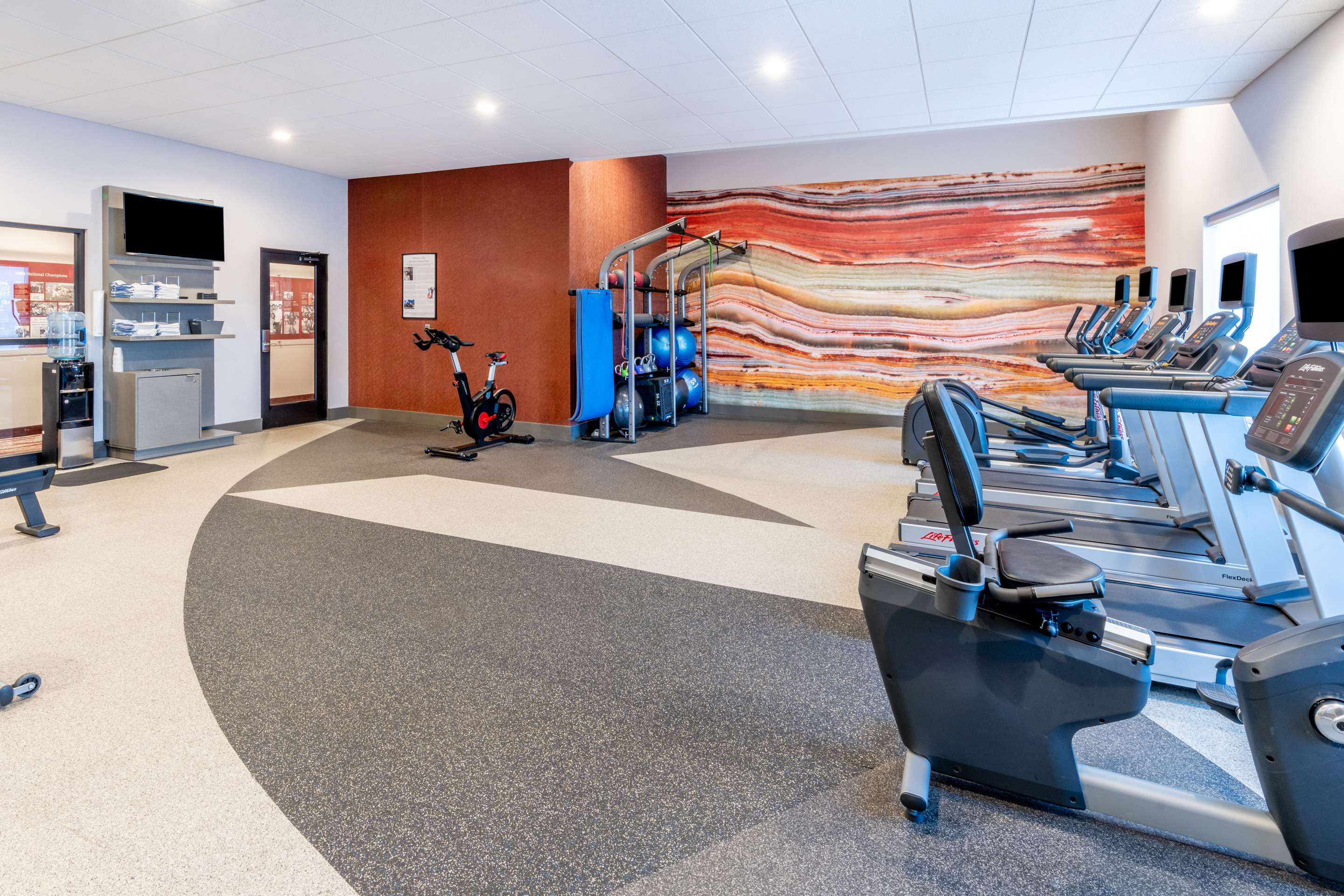 Health club fitness center gym | Hilton Garden Inn Trinidad Downtown