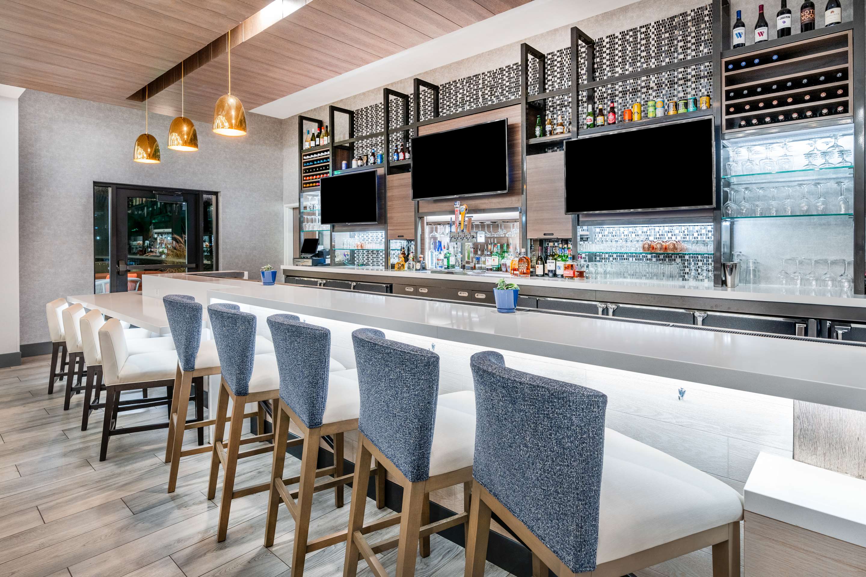 BarLounge | Hilton Garden Inn Trinidad Downtown