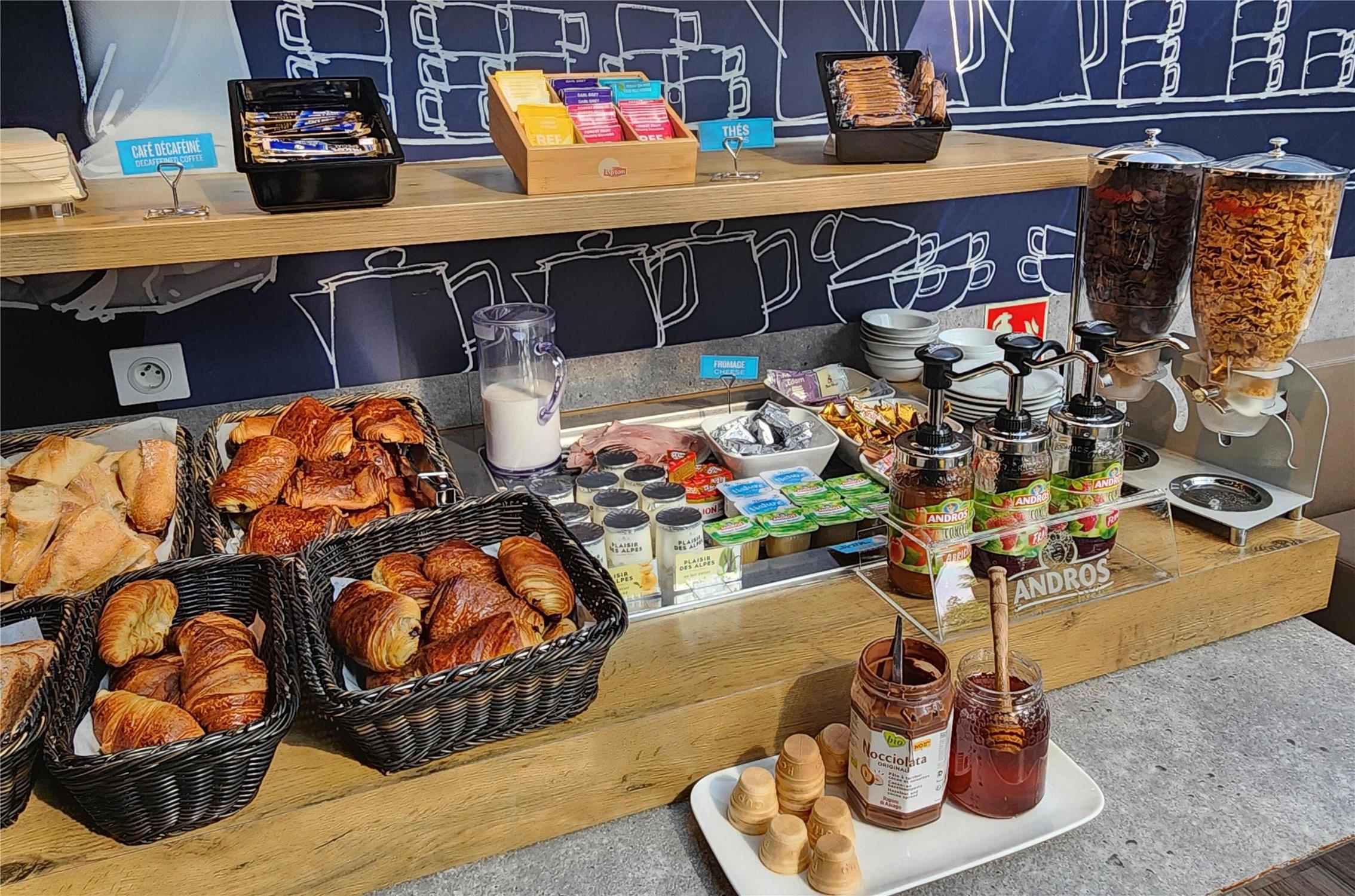 PREMIERE CLASSE LYON NORD - Dardilly - null