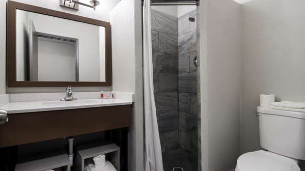  - Econo Lodge Portage - I-94, Exit 19