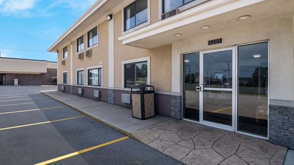 Exterior view - Suburban Studios Portage - I-94, Exit 19