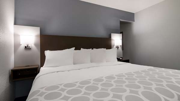 Suite - Suburban Studios Portage - I-94, Exit 19