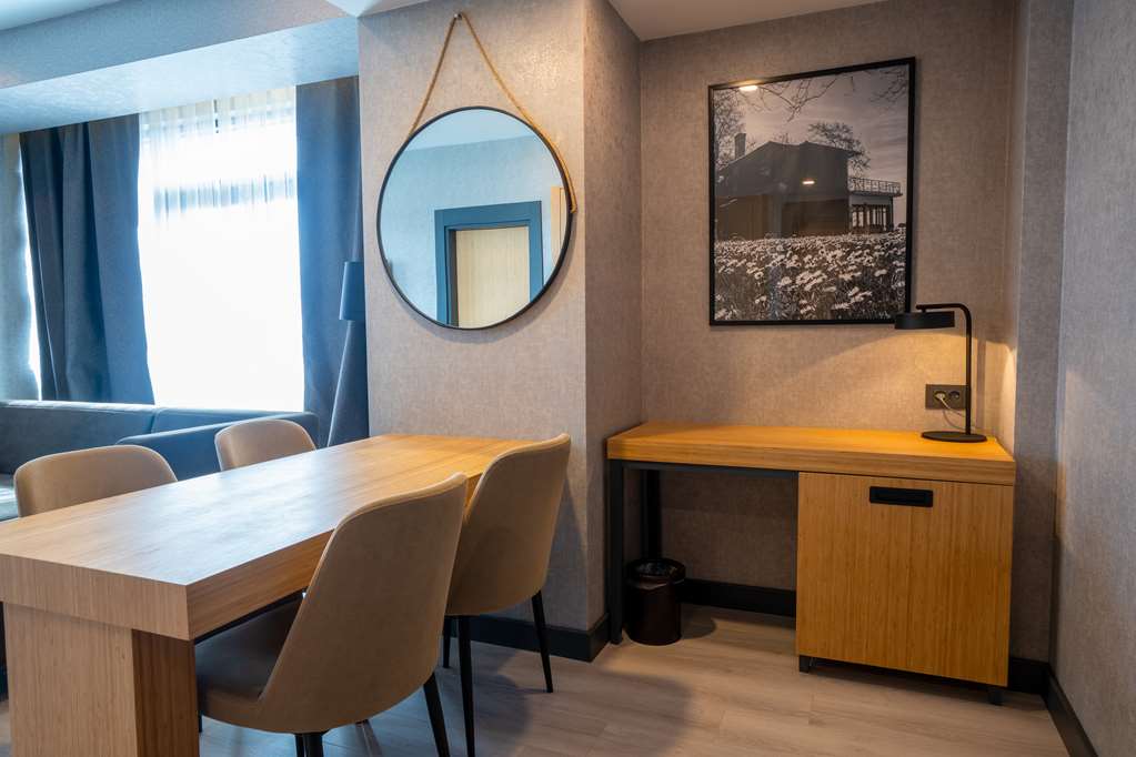 PARK INN BY RADISSON YALOVA-guestroom-Guest Room,Suite,On-Site.jpg