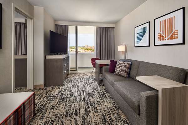  - Hilton Kansas City Country Club Plaza Hotel