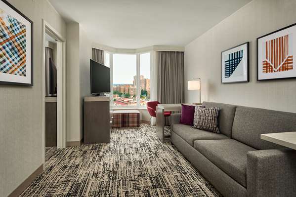  - Hilton Kansas City Country Club Plaza Hotel