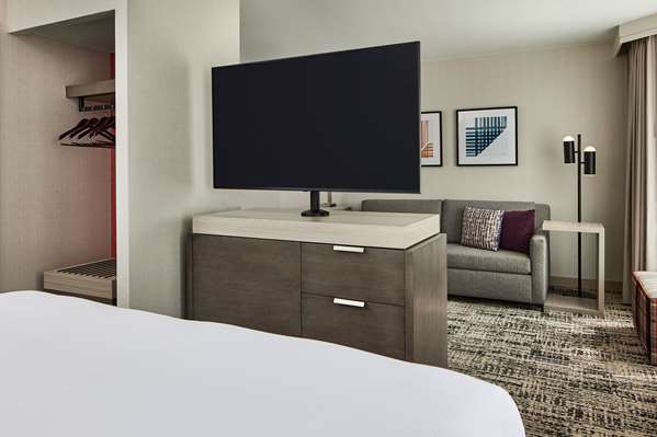  - Hilton Kansas City Country Club Plaza Hotel