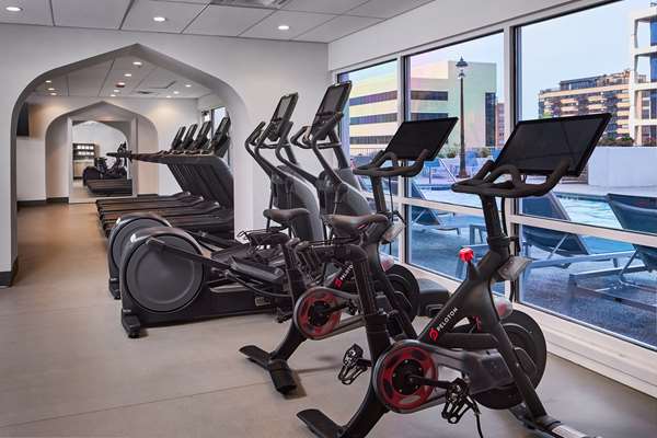 Fitness/ Exercise Room - Hilton Kansas City Country Club Plaza Hotel
