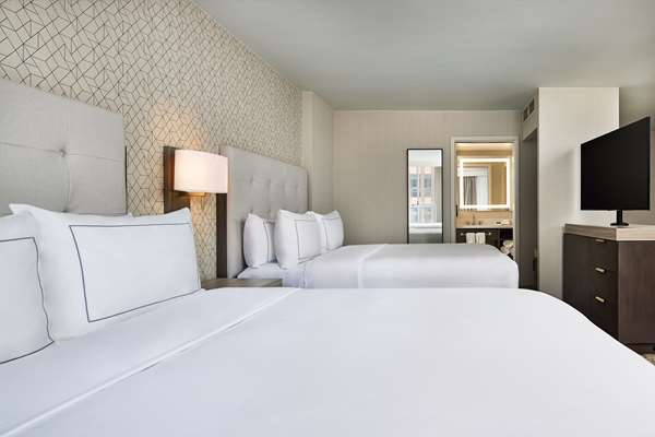  - Hilton Kansas City Country Club Plaza Hotel