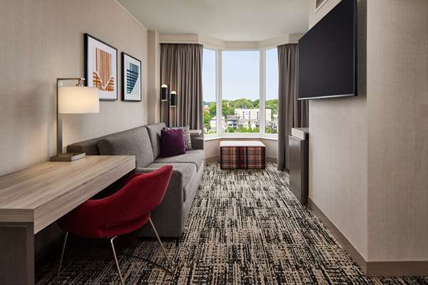  - Hilton Kansas City Country Club Plaza Hotel