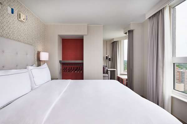  - Hilton Kansas City Country Club Plaza Hotel