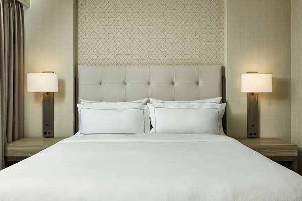  - Hilton Kansas City Country Club Plaza Hotel