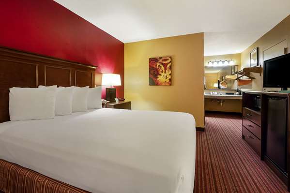  - Quality Inn & Suites West Helena