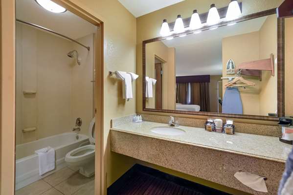 - Quality Inn & Suites West Helena