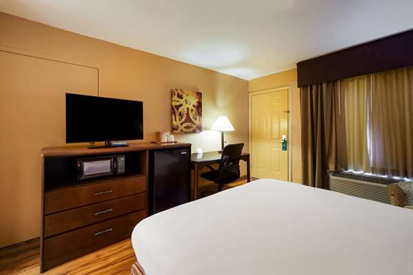  - Quality Inn & Suites West Helena