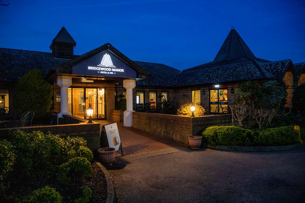 Bridgewood Manor Hotel