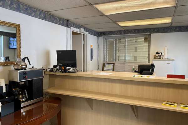  - Travelodge Airport Rockford