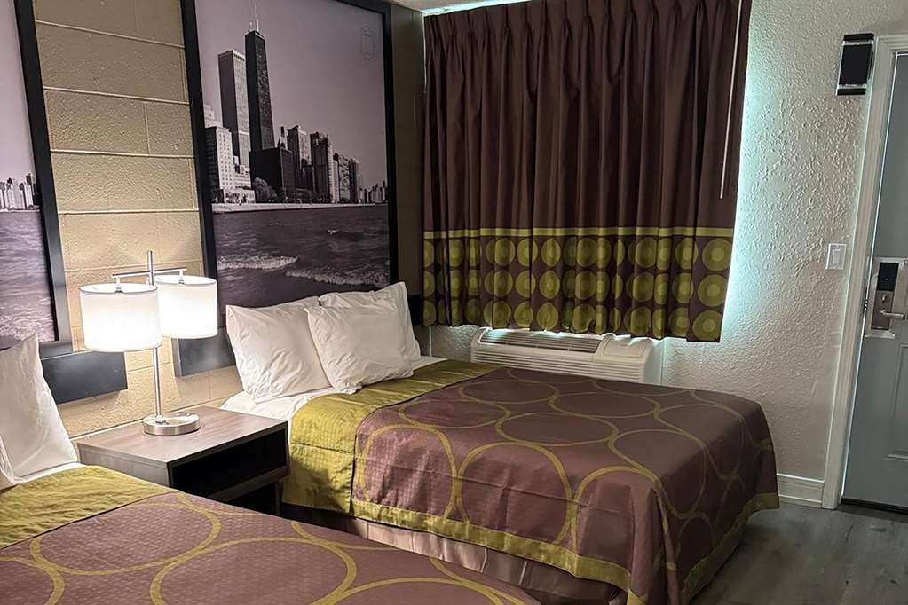 SUPER 8 BY WYNDHAM ROCKFORD SOUTH-guestroom-Guest Room,On-Site.jpg