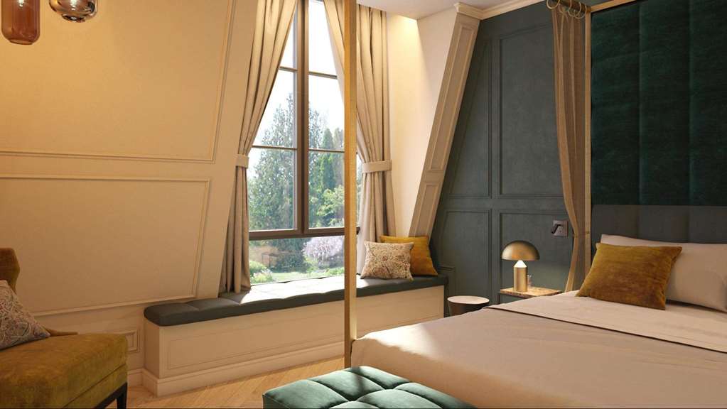 SCHLOSS ROXBURGHE-guestroom-Guest Room,On-Site.jpg