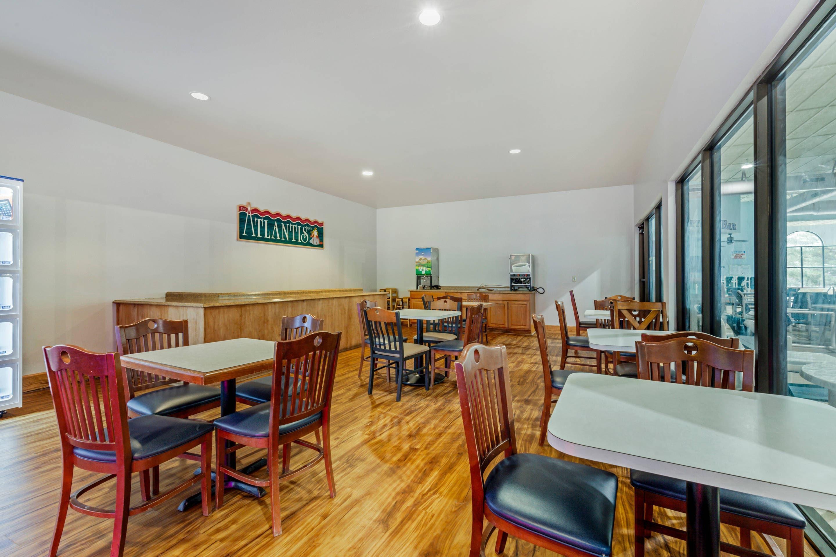 Breakfast area | Atlantis Family Waterpark Hotel, Ascend Hotel Collection