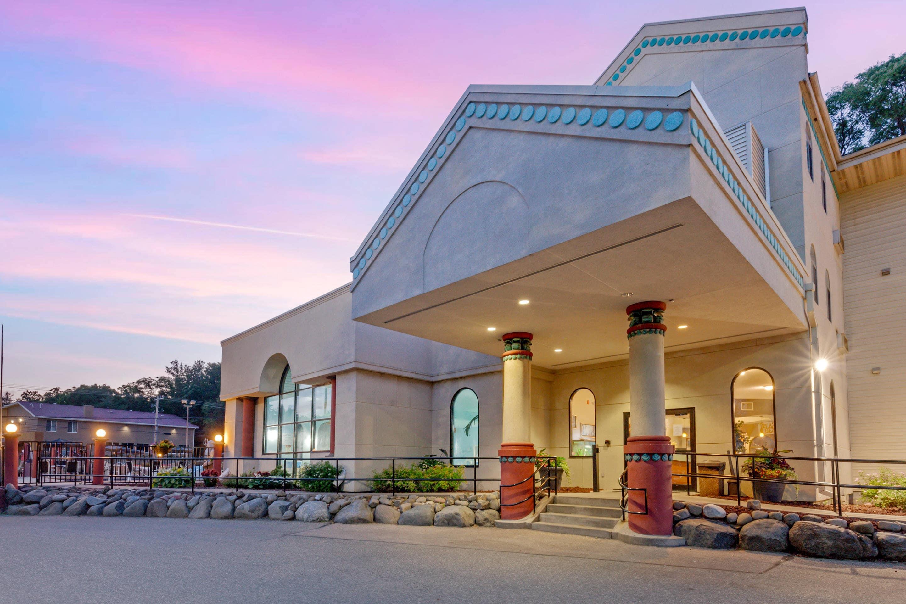 Hotel exterior - Twilight | Atlantis Family Waterpark Hotel, Ascend Hotel Collection
