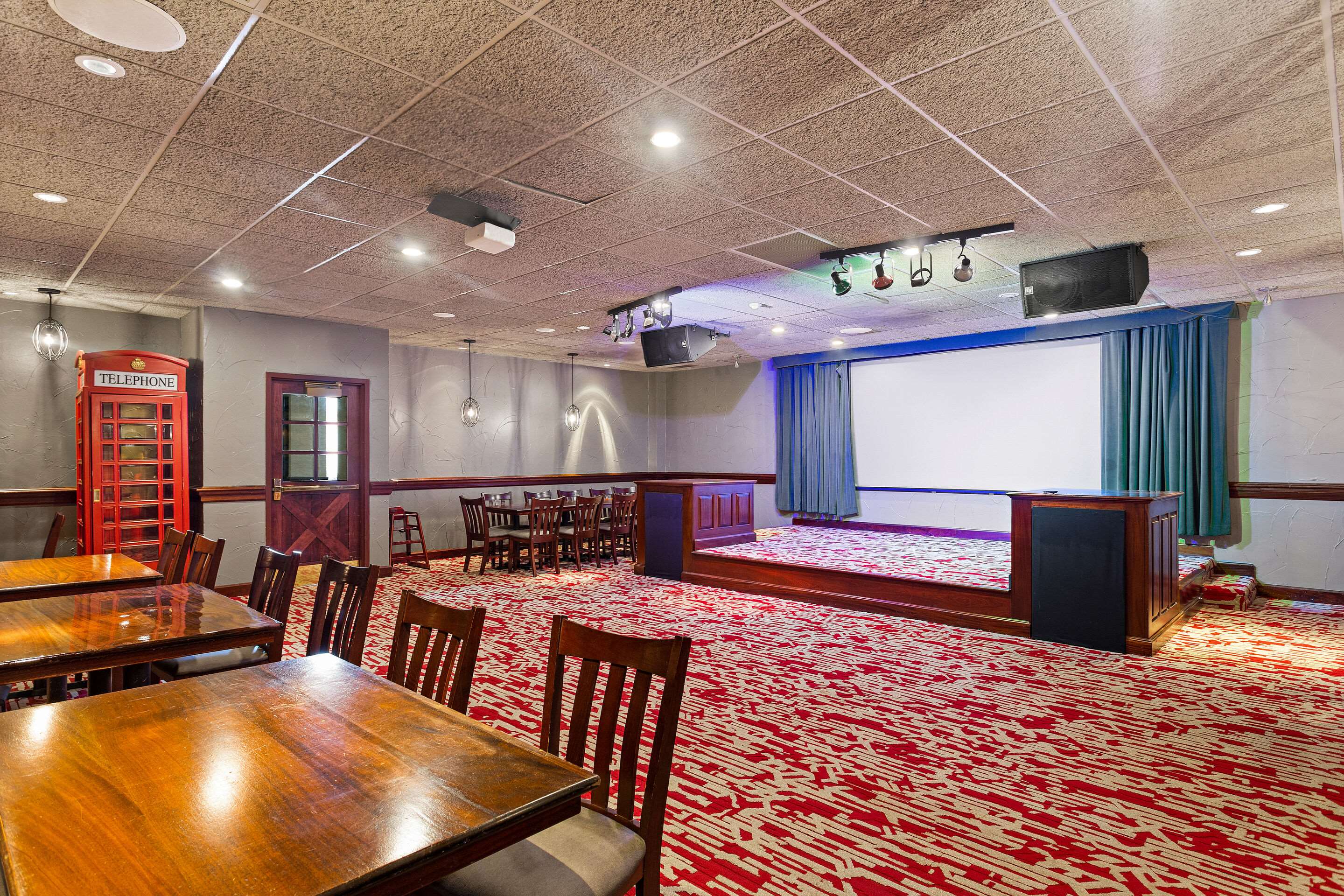 Bar | The Clover Hotel