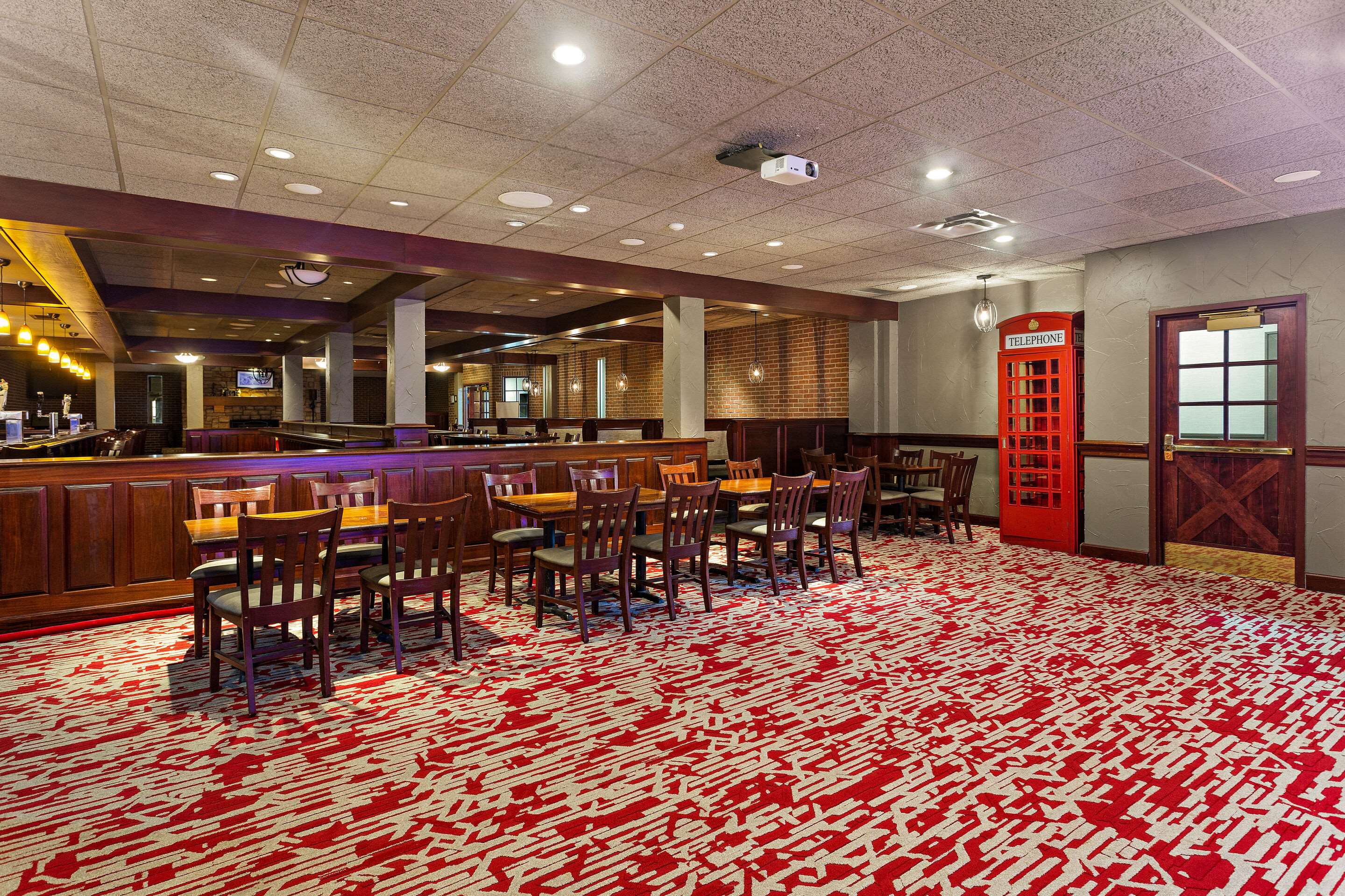Bar | The Clover Hotel