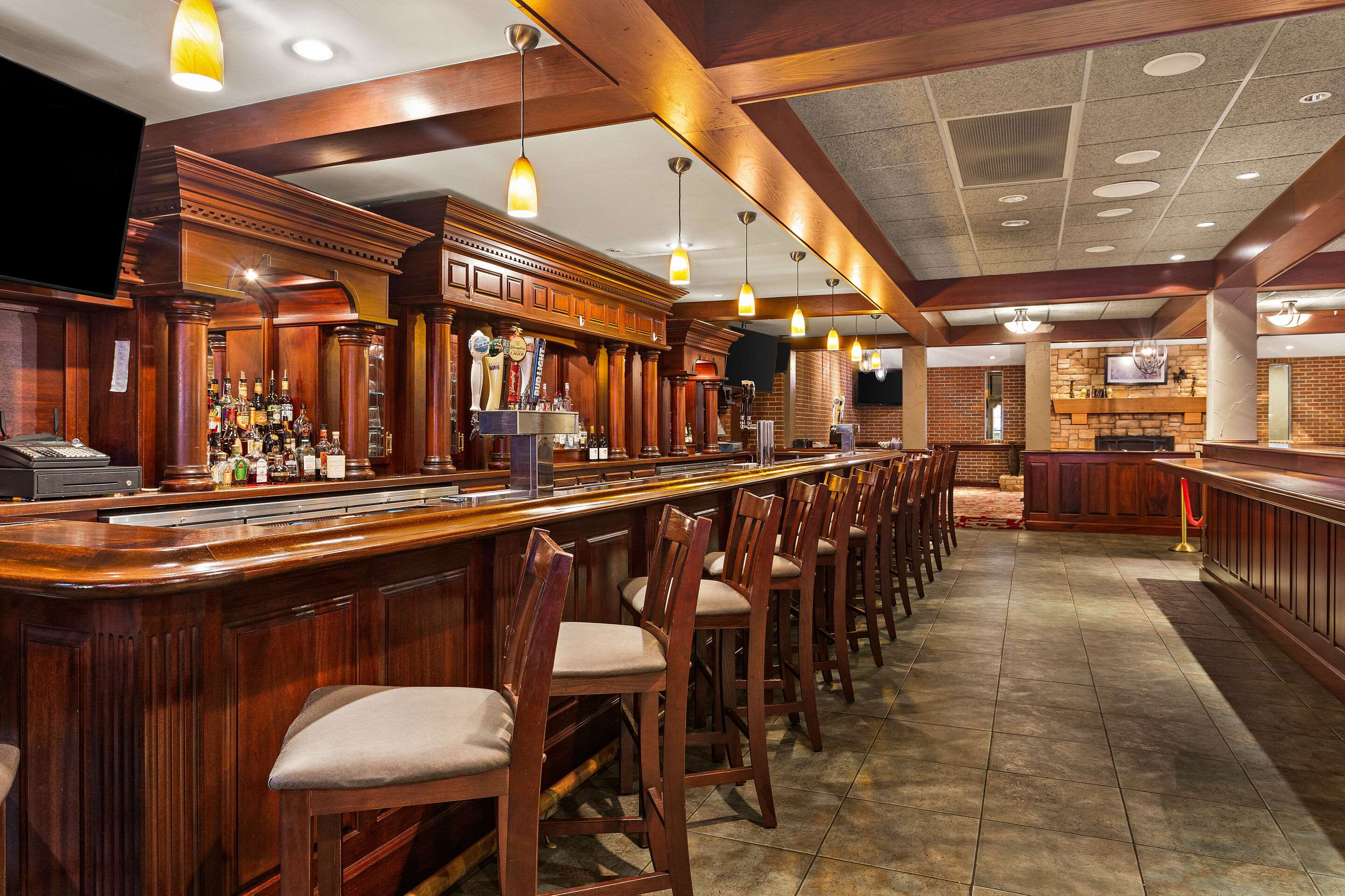 Bar | The Clover Hotel