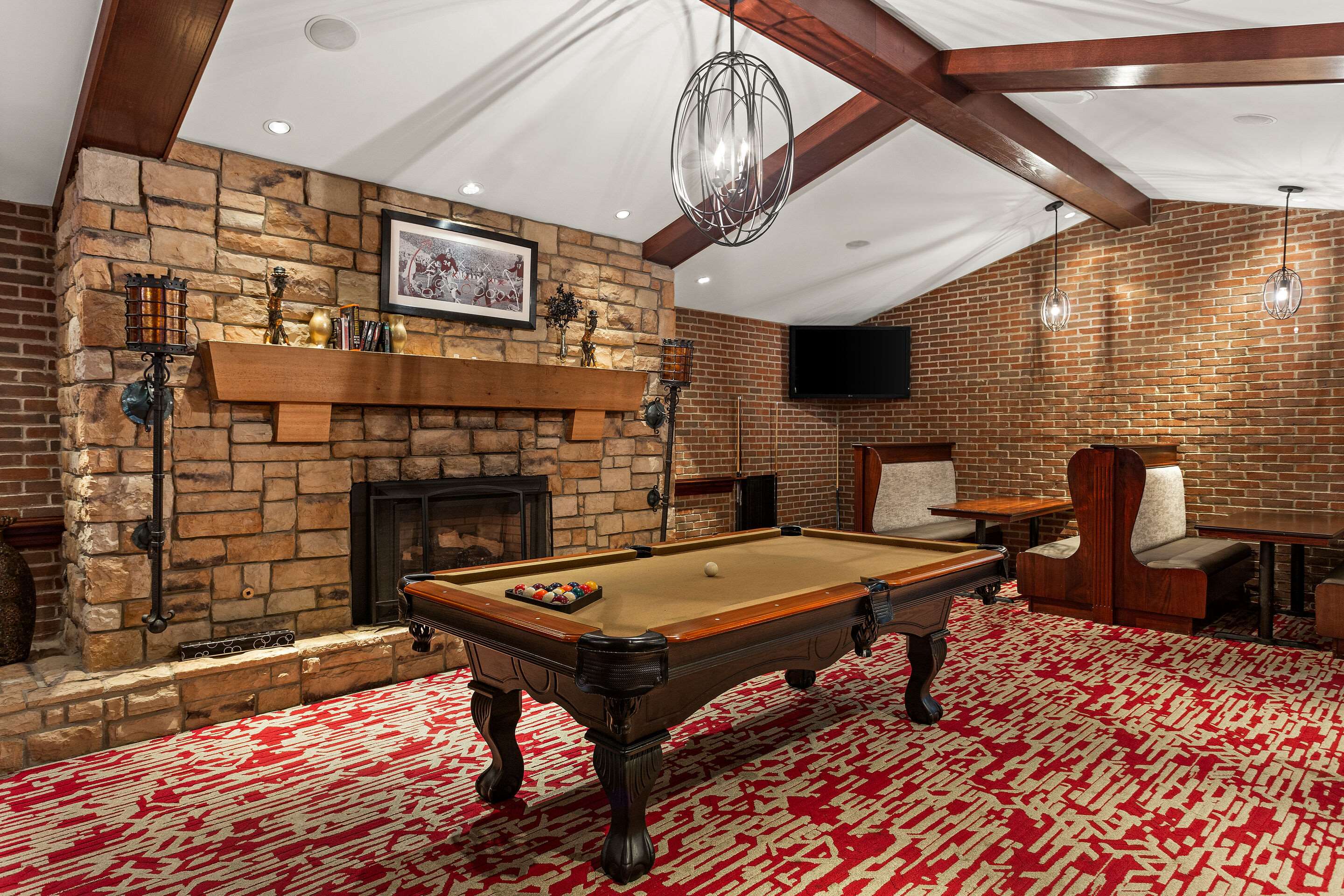 Bar | The Clover Hotel