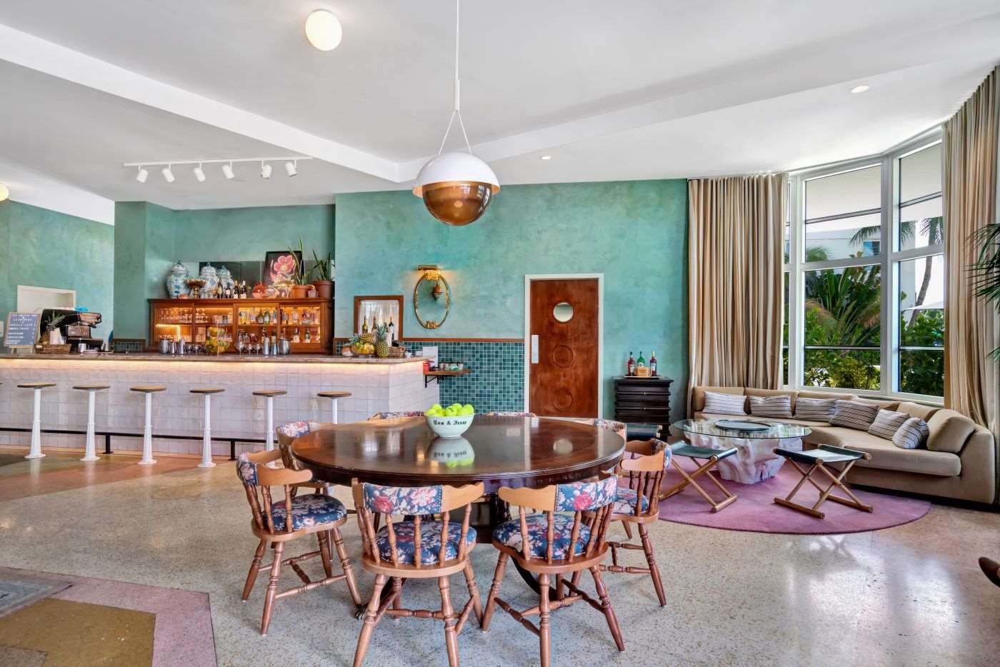 Lobby Bar | Hotel Trouvail Miami Beach