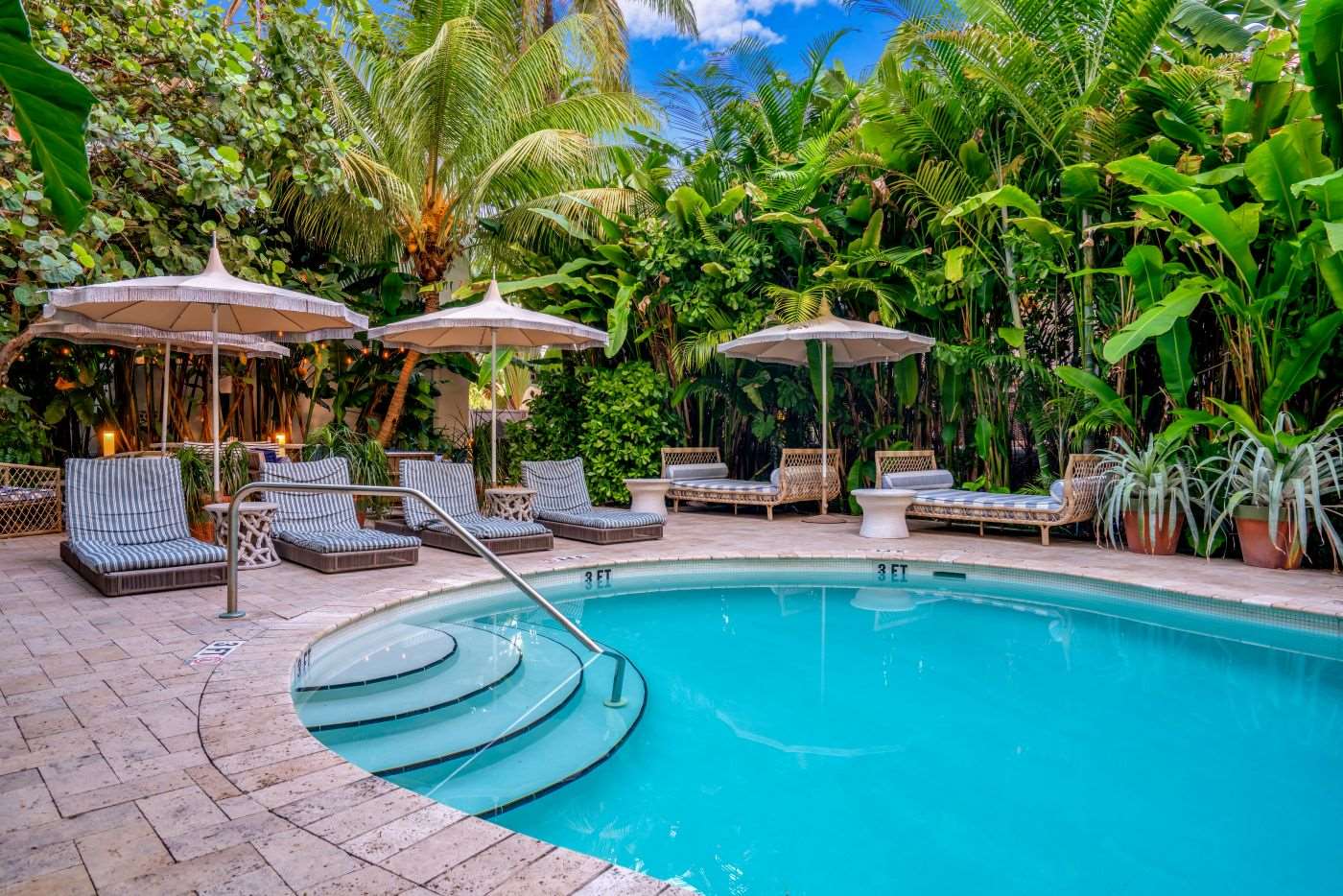 Pool | Hotel Trouvail Miami Beach