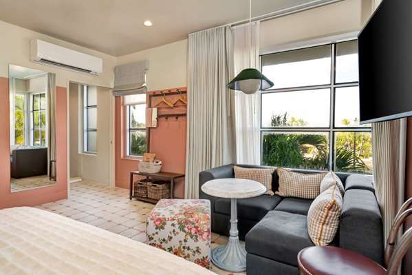  - Hotel Trouvail Miami Beach