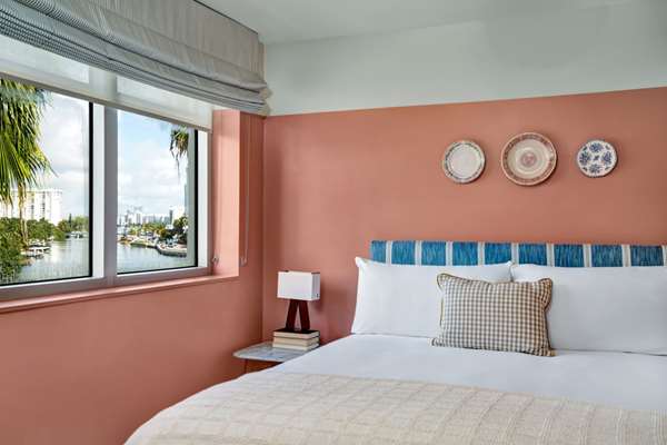  - Hotel Trouvail Miami Beach