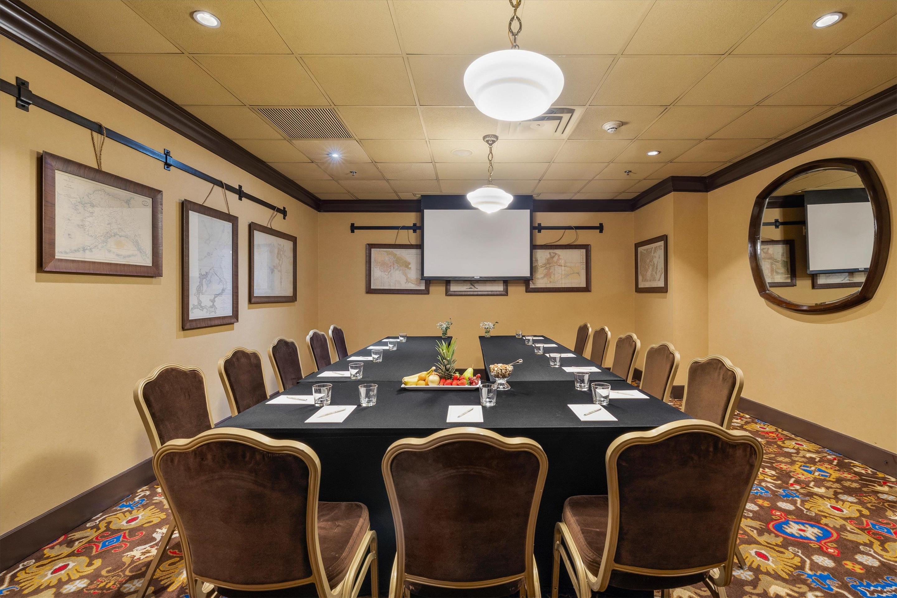 Pioneer U Shape | Arctic Club Hotel