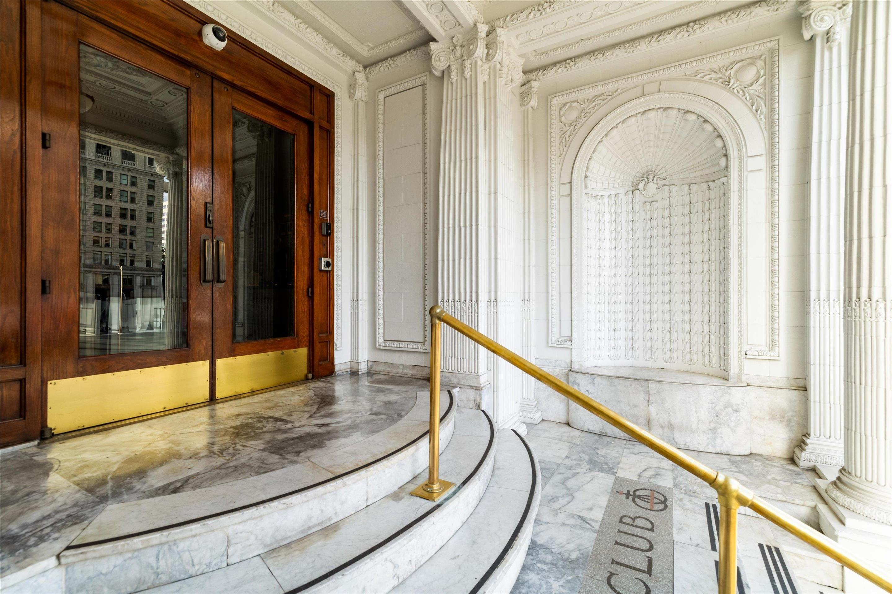 Entrance | Arctic Club Hotel