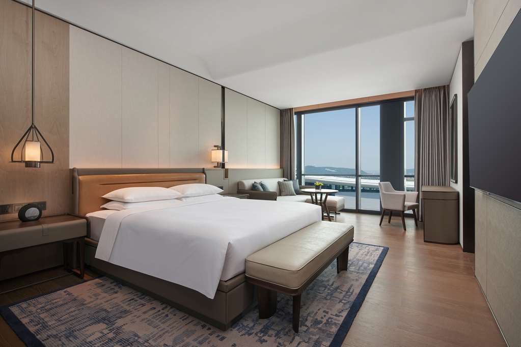HYATT REGENCY HANGZHOU INTERNATIONA-guestroom-Guest Room,Suite,On-Site.jpg