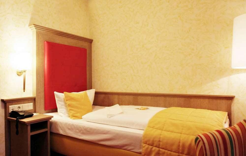 Hotel Wittelsbacher Hoh-guestroom-Guest Room,On-Site.jpg