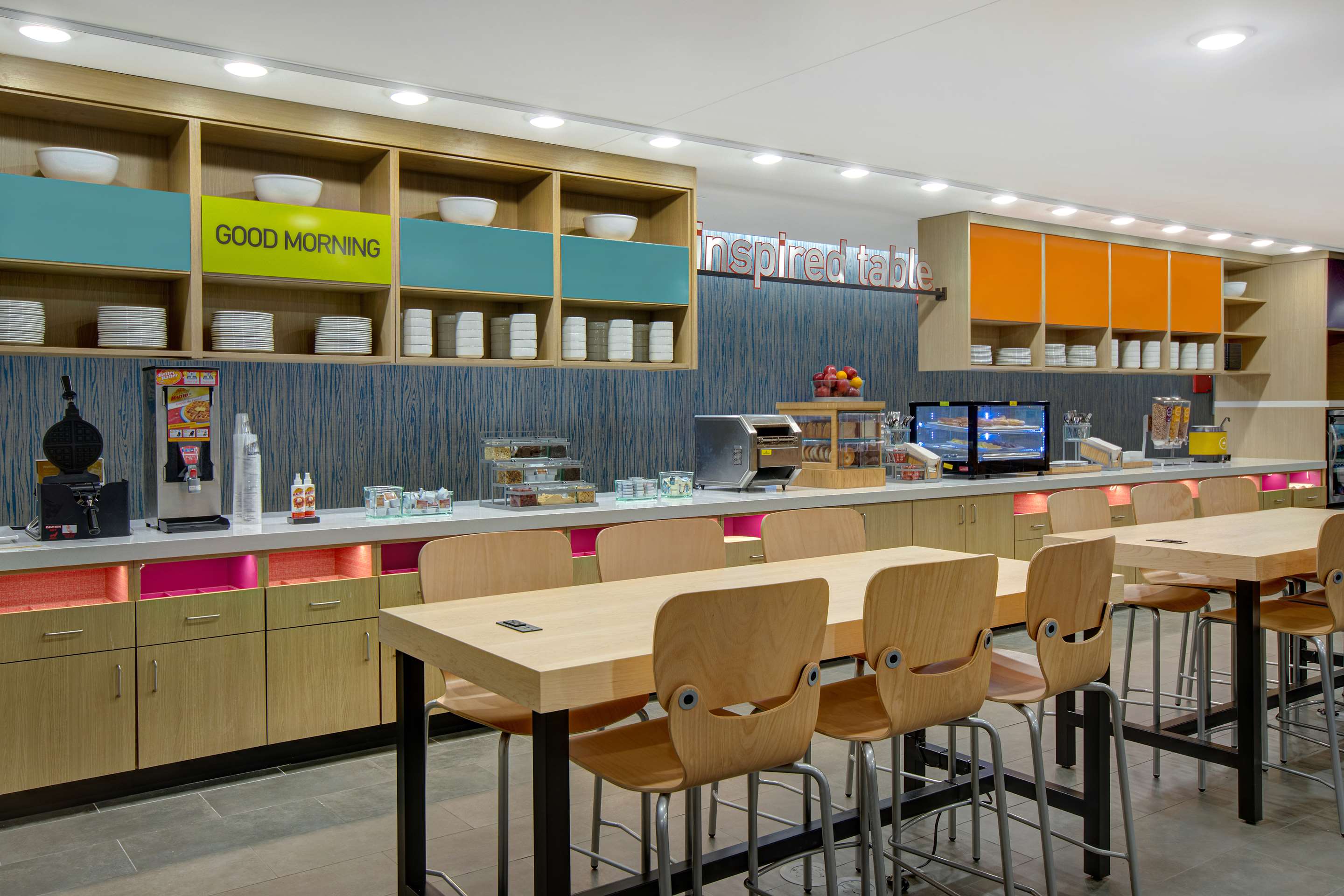 Breakfast Area | Home2 Suites By Hilton Grand Rapids Airport