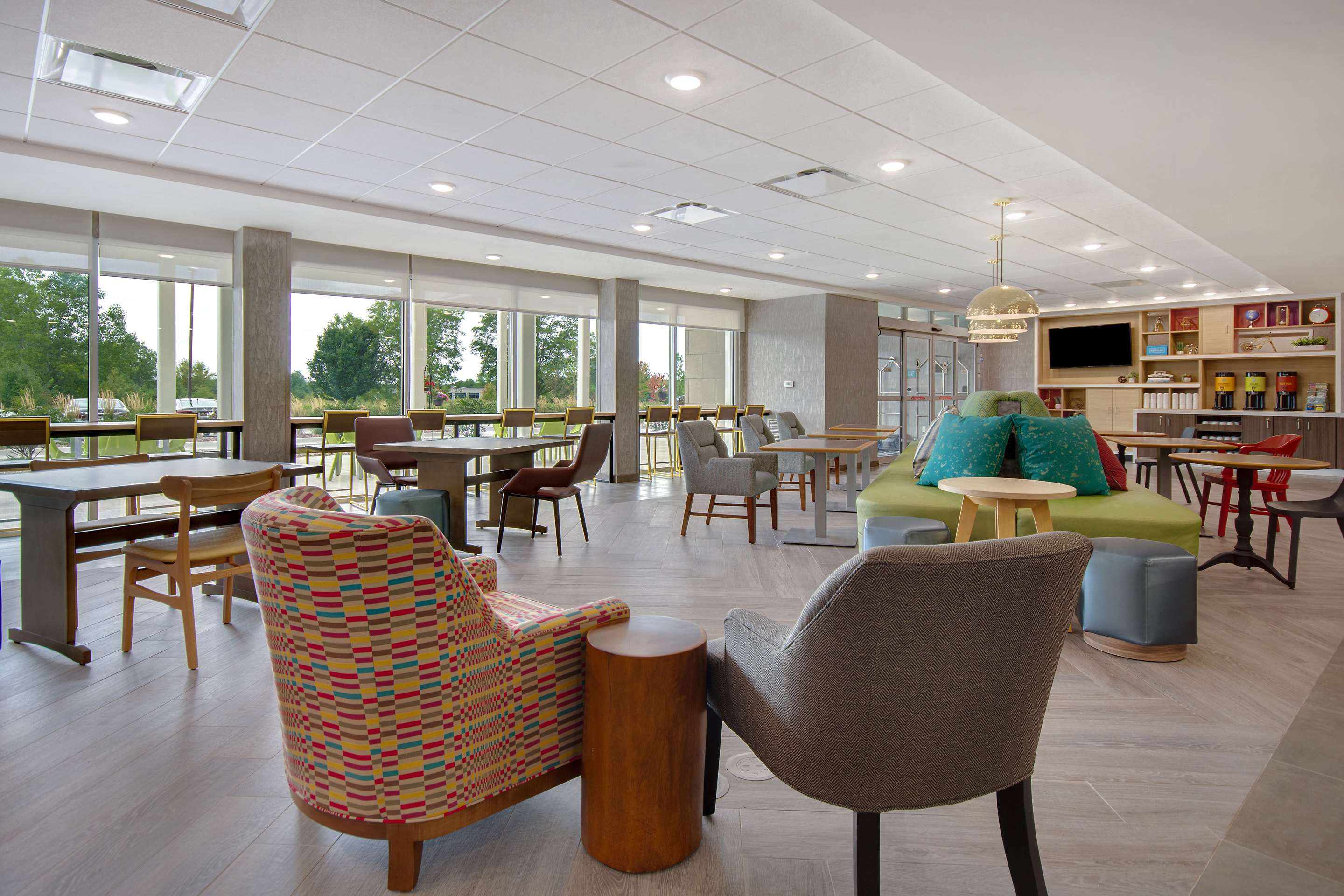 Lobby | Home2 Suites By Hilton Grand Rapids Airport